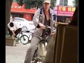 A chinese man's hard on in front of coffee shop - Bluedboy.blogspot.com