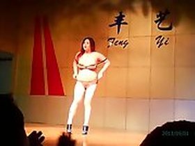 Chinese girl loves dancing shoesplay and to our good masturbation