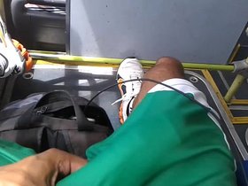 Turista Gozador - Batendo punheta no ônibus